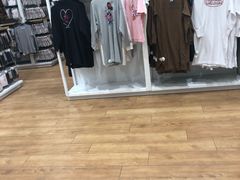 -优衣库(上海虹口龙之梦店)