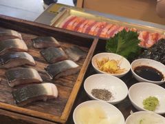 -围炉肉舍•炭烤活鳗•丹东海鲜烤肉(步行街店)