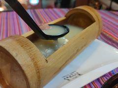 -香巴拉云南餐厅(华莱坞店)