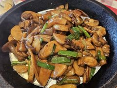 橄榄油炒三种蘑菇-西贝(上海国际时尚中心店)