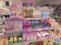 -嗨本可潮玩仓(大兴大悦春风里店)