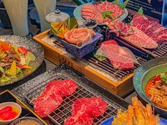 -铭牛烧肉·和牛海鲜自助(高新月牙湖店)