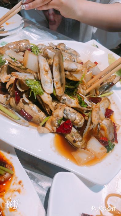 常茗海鲜风味烤生蚝(安国街店)辣炒小人仙图片