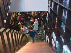 -钟书阁(松江泰晤士小镇店)