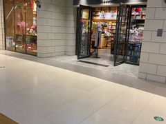 -百新书局(尚悦湾店)