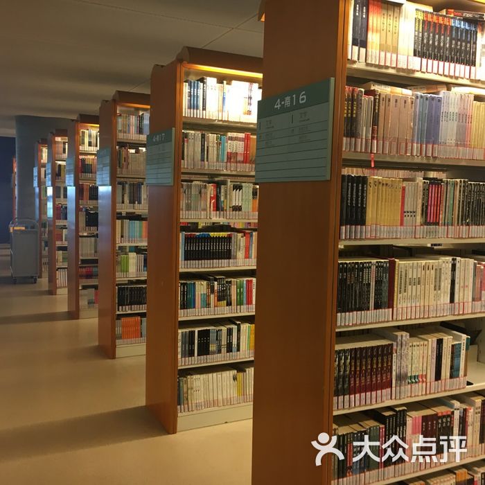 浦东图书馆南馆图片