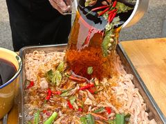-拈签一笑黄牛肉辣卤串串