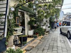-溪岸路花鸟市场
