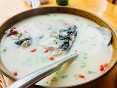 -美顺香食府鱼头老店(雪野湖店)
