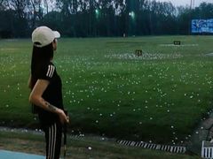 -仙霞高尔夫练习场-停车场