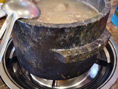 -鲁朗纳麦石锅鸡庄园