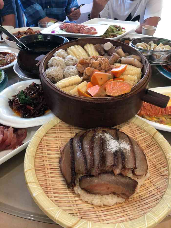 西园大酒楼-"环境干净整洁,服务员的服务态度也很好虽然.