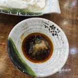 才发现开的新店就在沃尔玛超市入口旁边