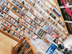 -猫的天空之城概念书店(苏州平江店)