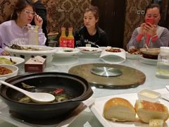 -鞍山大白鲨美食酒店