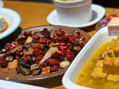 -隔壁老王·家常云南菜(花巷店)