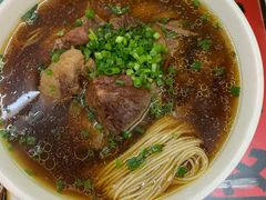 红烧牛肉浇头-逸桂禾面馆