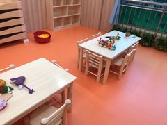 -小门牙好性格托育(北外滩中心)