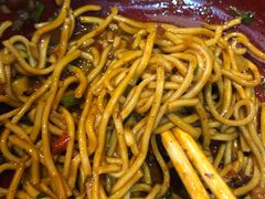 -爆炸头阿姨小四川正宗川味小吃(无任何分店)