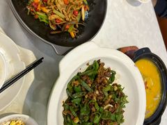 -阿瓦山寨·湘菜现炒·剁椒鱼头王(咸阳总店)