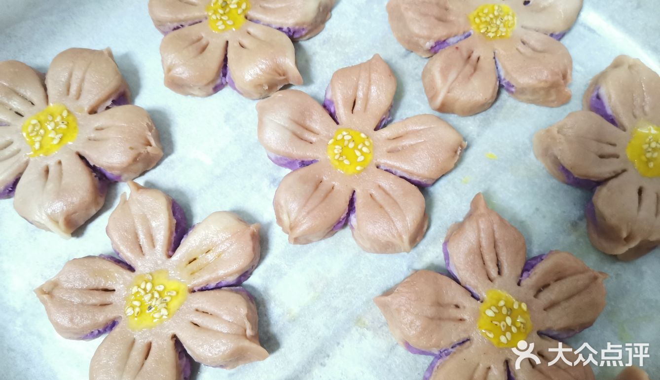 变成更长的一条，再卷起来，盖上保鲜膜