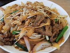 干炒牛河-香港深井掂檔烧鹅茶餐厅(海韵城店)