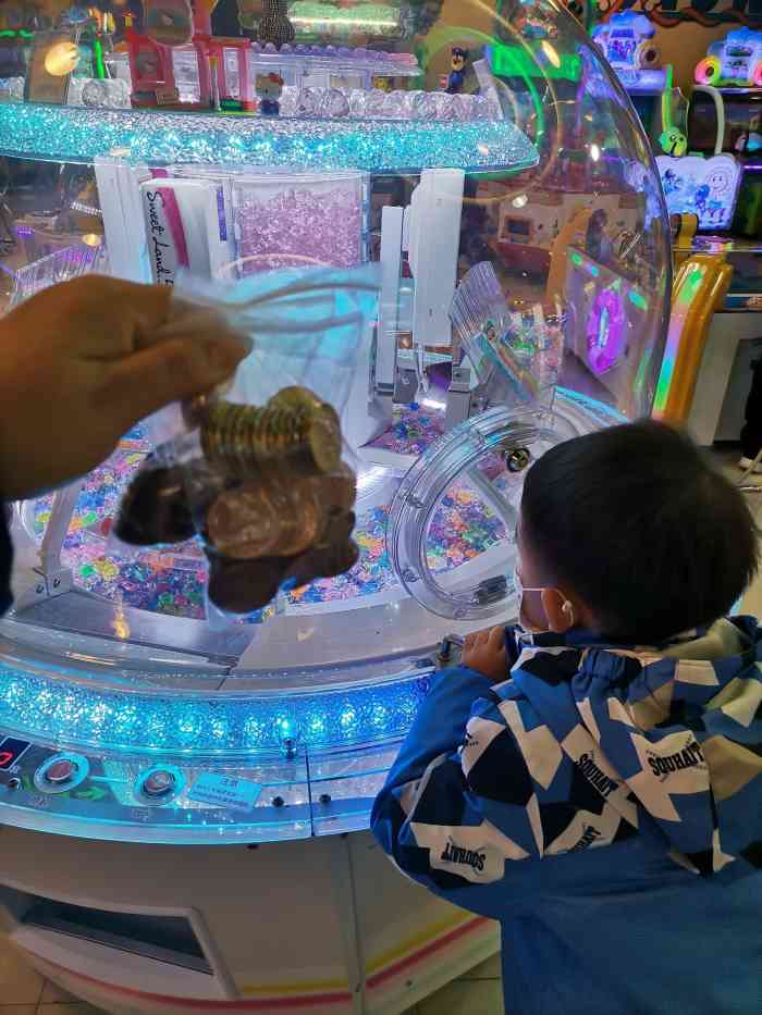 汤姆熊(百联东郊店)-"汤姆熊应该是针对比较大的青少年甚至是成人.