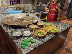 自助取餐区-谢老五跷脚牛肉·非遗传承店