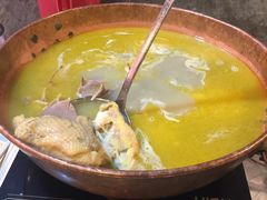 -鲜入围煮花胶鸡海鲜火锅