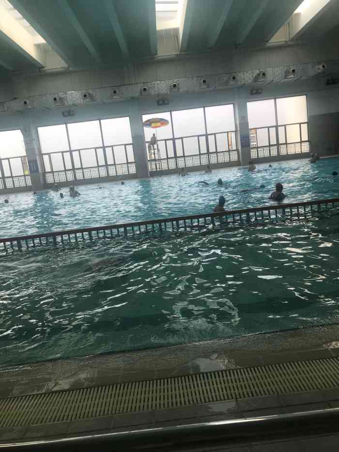 宝山体育中心游泳馆