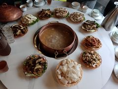 -菌海森林·非遗野生菌火锅(西山区滇池路摩根道店)