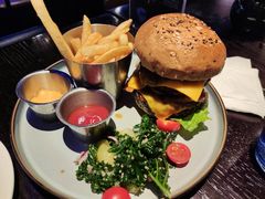 摩天汉堡-bluefrog蓝蛙(恒隆广场店)