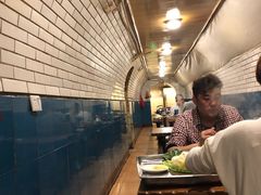 靠窗位-洞庭洲·防空洞火锅·烧烤·铜锅涮肉(新百广场店)