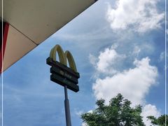 -麦当劳(友谊路得来速店)
