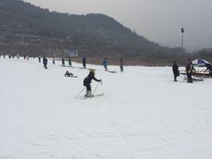 -济南卧虎山滑雪场
