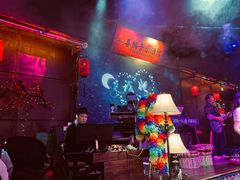 -喜鹊音乐酒馆(西街店)
