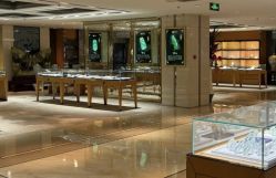 -北京七彩云南翡翠珠宝旗舰店(月坛店)