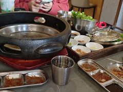 -围炉肉舍•炭烤活鳗•丹东海鲜烤肉(步行街店)