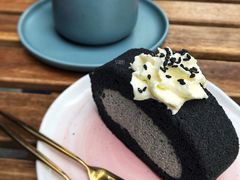 竹炭黑芝麻卷-Home Cafe(水榭春天店)