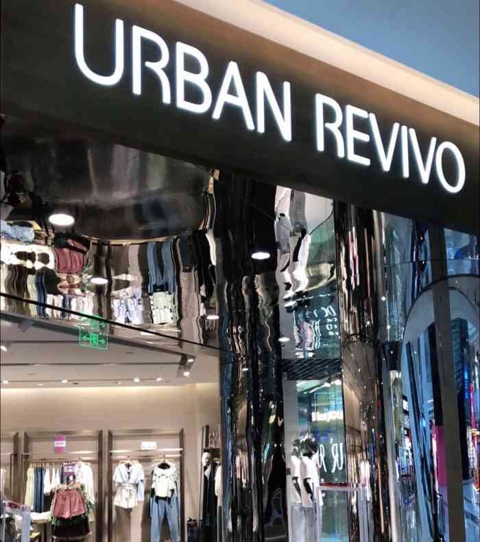 urban revivo(悠唐店)-"新的主题,新的橱窗风格,还挺有个性,最近.