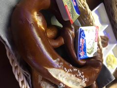 德式碱水面包棒-Paulaner·德国帕拉娜自酿啤酒餐厅(海上世界店)