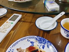 -黄记四更烤乳猪店