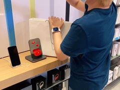 -Apple零售店(华贸购物中心店)