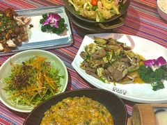 -香巴拉云南餐厅(华莱坞店)