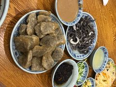 老北京炸灌肠-门框胡同百年卤煮(新街口店)