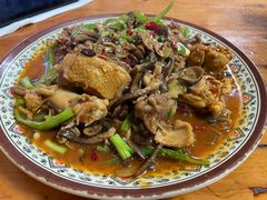 野菌烧鸡-农家土菜老煨锅(木鱼镇店)