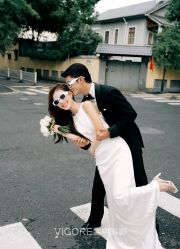 -雪中彩影婚纱摄影·微光艺术中心