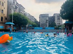 -矿泉游泳场