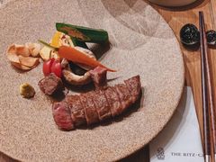 和牛M5-丽思卡尔顿·炙焰·铁板烧餐厅