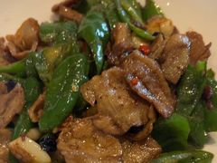 -鱼鲜饭香·招牌汽锅剁椒鱼头王